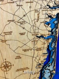 Carte en bois découpée au laser en 11 (onze) couches de la baie de Barnegat, New Jersey, encadrée, dimensions 18,5x14x2.