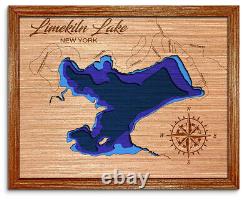 Carte en bois découpée au laser en 3D du lac de Limekiln Lake à New York. Maison au bord du lac