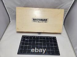 Nouvelle ancienne marchandise Ensemble de couteaux de loisir Master Grip Kit de modèle en bois Étui Tapis de coupe HTF-RARE