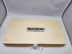 Nouvelle ancienne marchandise Ensemble de couteaux de loisir Master Grip Kit de modèle en bois Étui Tapis de coupe HTF-RARE