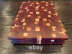 Planche à découper en bois de bout sur mesure en bois exotique et natif de dimensions 14,25L x 10L x 2P.