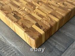 Planche à découper en bois massif Patris Orvieto Italie 12L x 13L x 2H Boîte ouverte