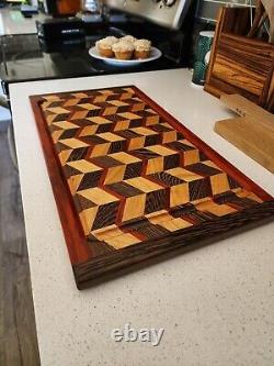 Planche à découper en bois massif de WENGE/COEUR ROUGE/CERISIER fait main