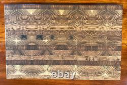 Planche à découper en bois massif de noyer sur chant 2,38 x 12,25 x 18,62 pouces fabriquée par moi-même.