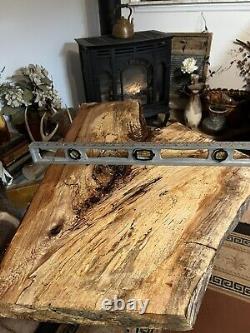 Planche de noyer à bord brut en direct / Dessus de table bricolage en bois échauffé - PLANE - Bois coupé en fourche - 91p - J&R