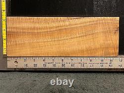 Qualité supérieure : Koa bouclé hawaïen en tronçon de bois de 11,625 x 4,125 x 1,125 pouces.